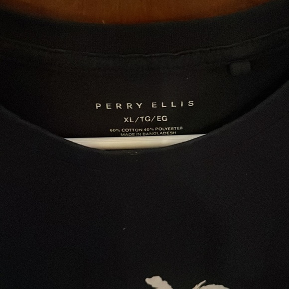 Men’s NWOT Perry Ellis t-shirt - Picture 2 of 3